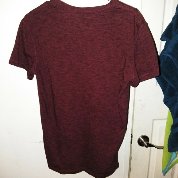American Eagle V neck - Picture 2 of 3